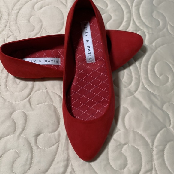 Red Suede flats - Picture 2 of 6